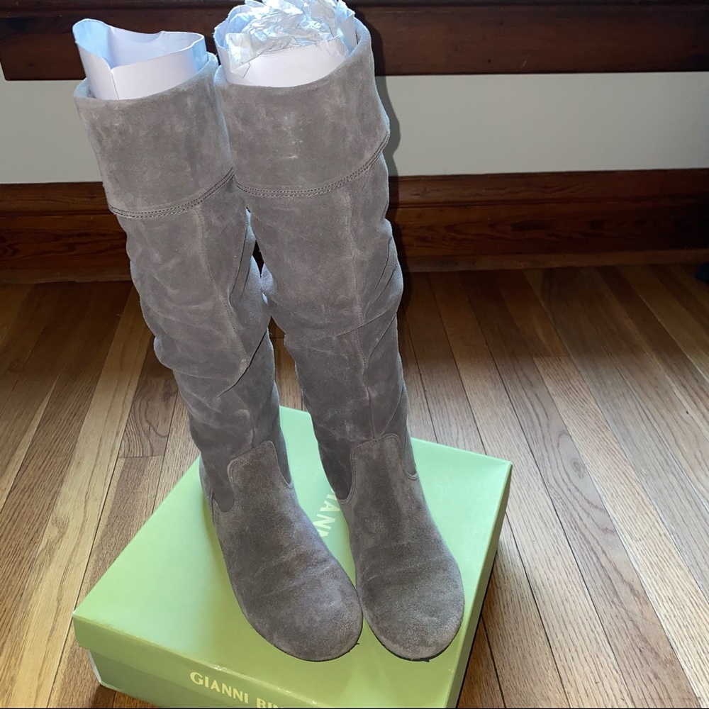 Gianni Bini Womens W 8.5 8 1/2 Grey Tall Suede Boots Gray Shoes Flats EUC